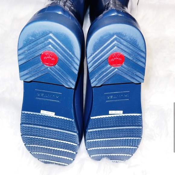 Hunter
TALL NAVY GLOSS BOOTS SIZE 8 - Picture 8 of 12